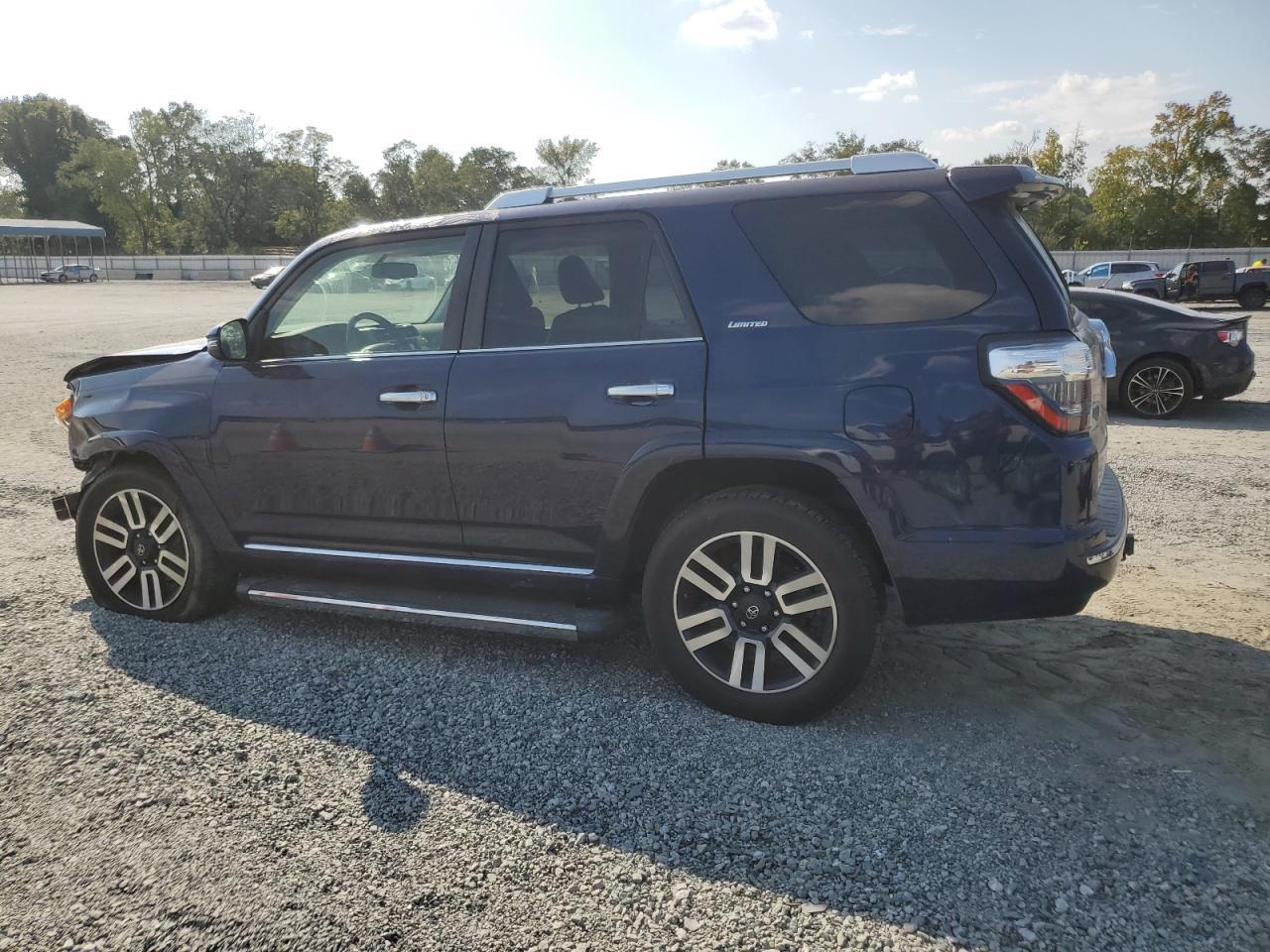 2016 Toyota 4Runner Sr5 - Image 2