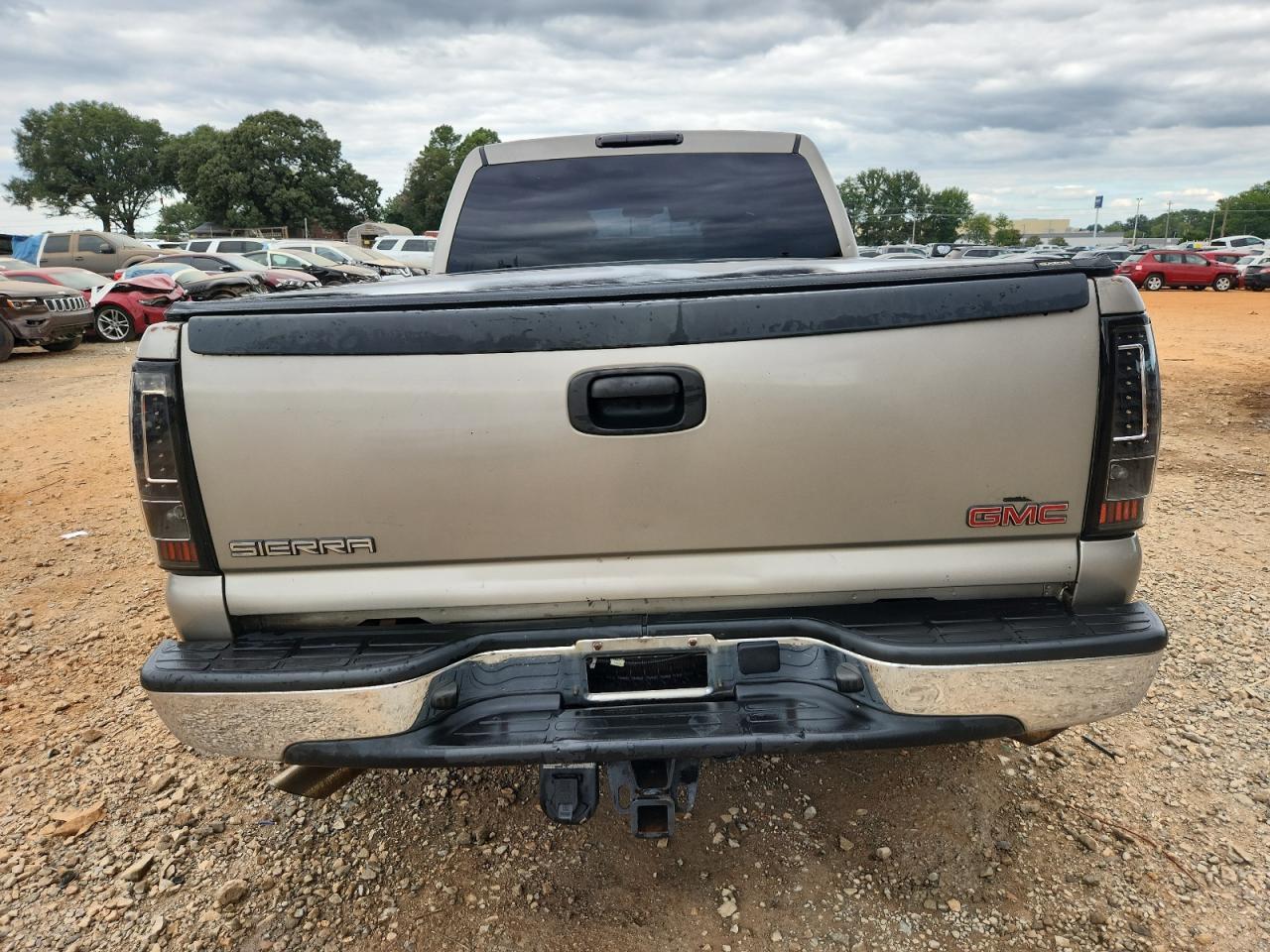 2001 GMC Sierra K1500 Heavy Duty - Image 6