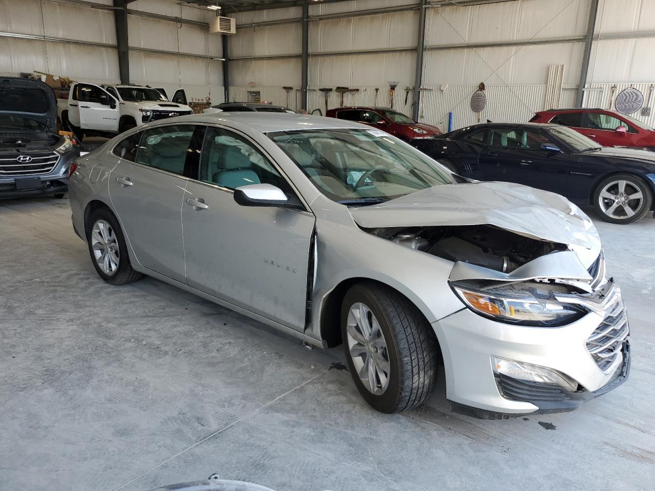 2022 Chevrolet Malibu Lt - Image 4