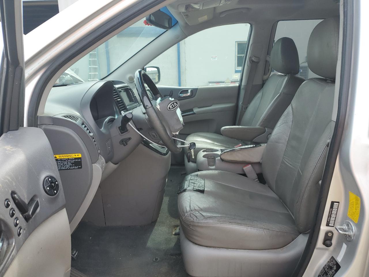 2012 Kia Sedona Ex - Image 7