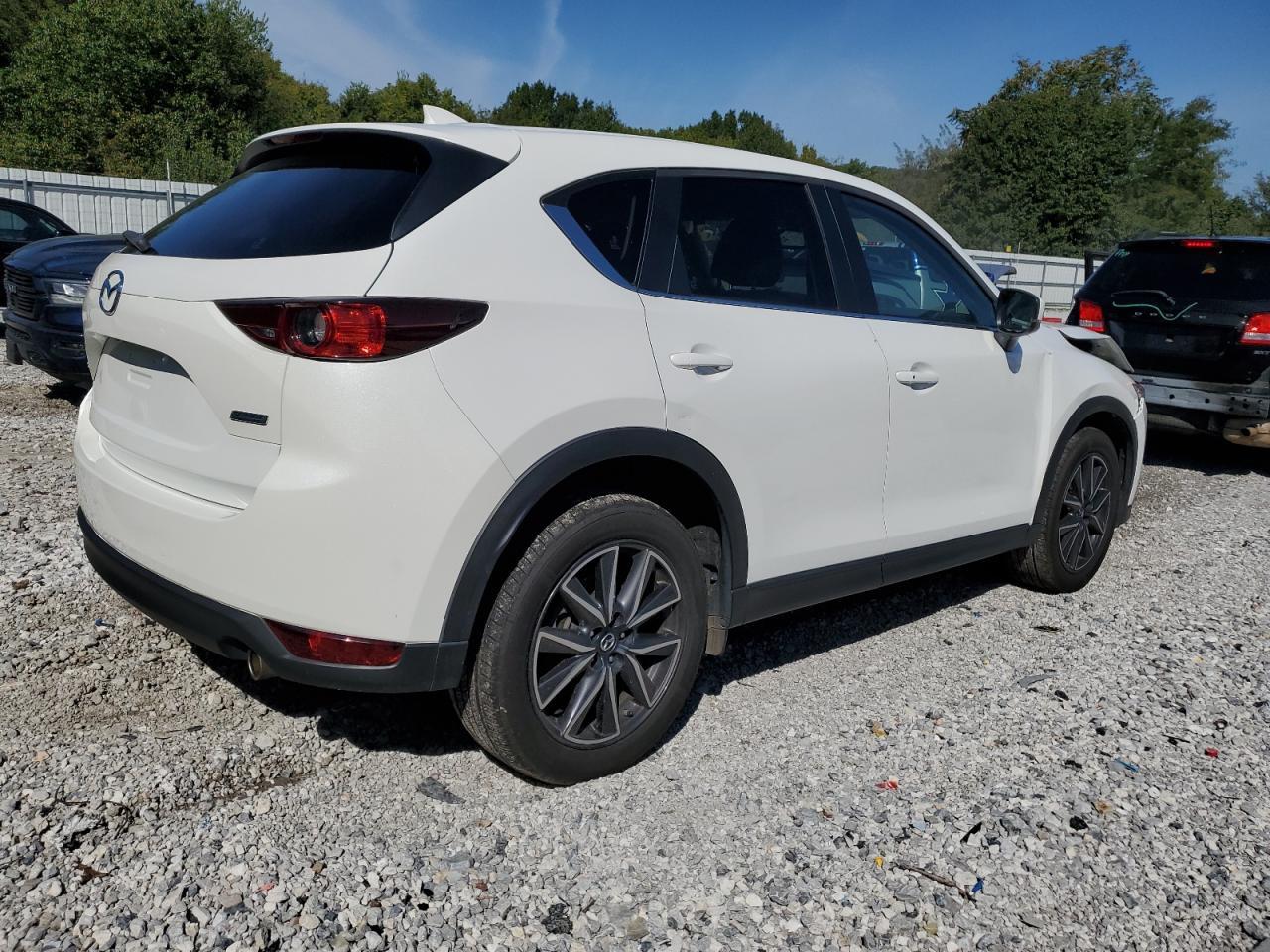 2018 Mazda Cx-5 Touring - Image 3