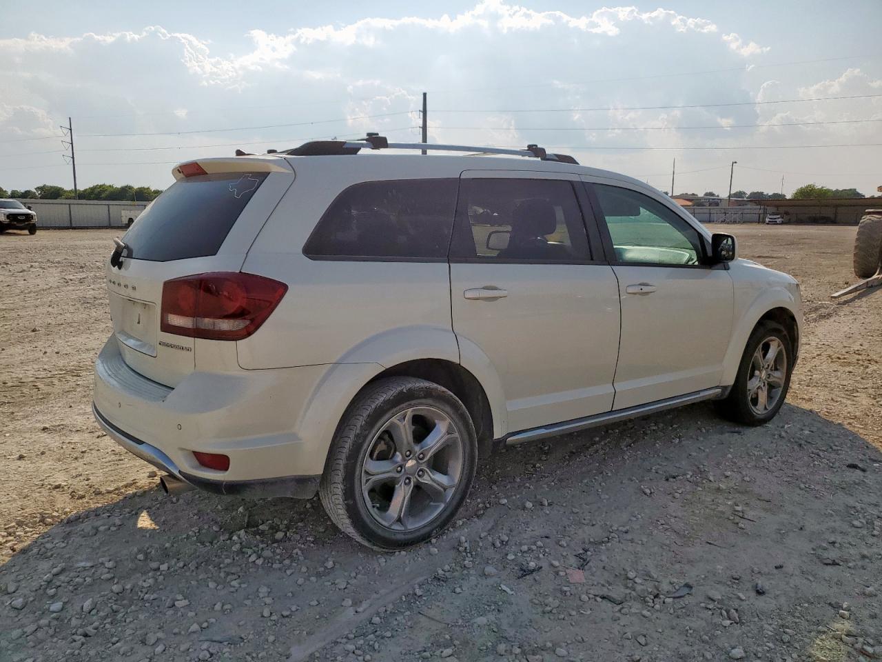 2017 Dodge Journey Crossroad - Image 3