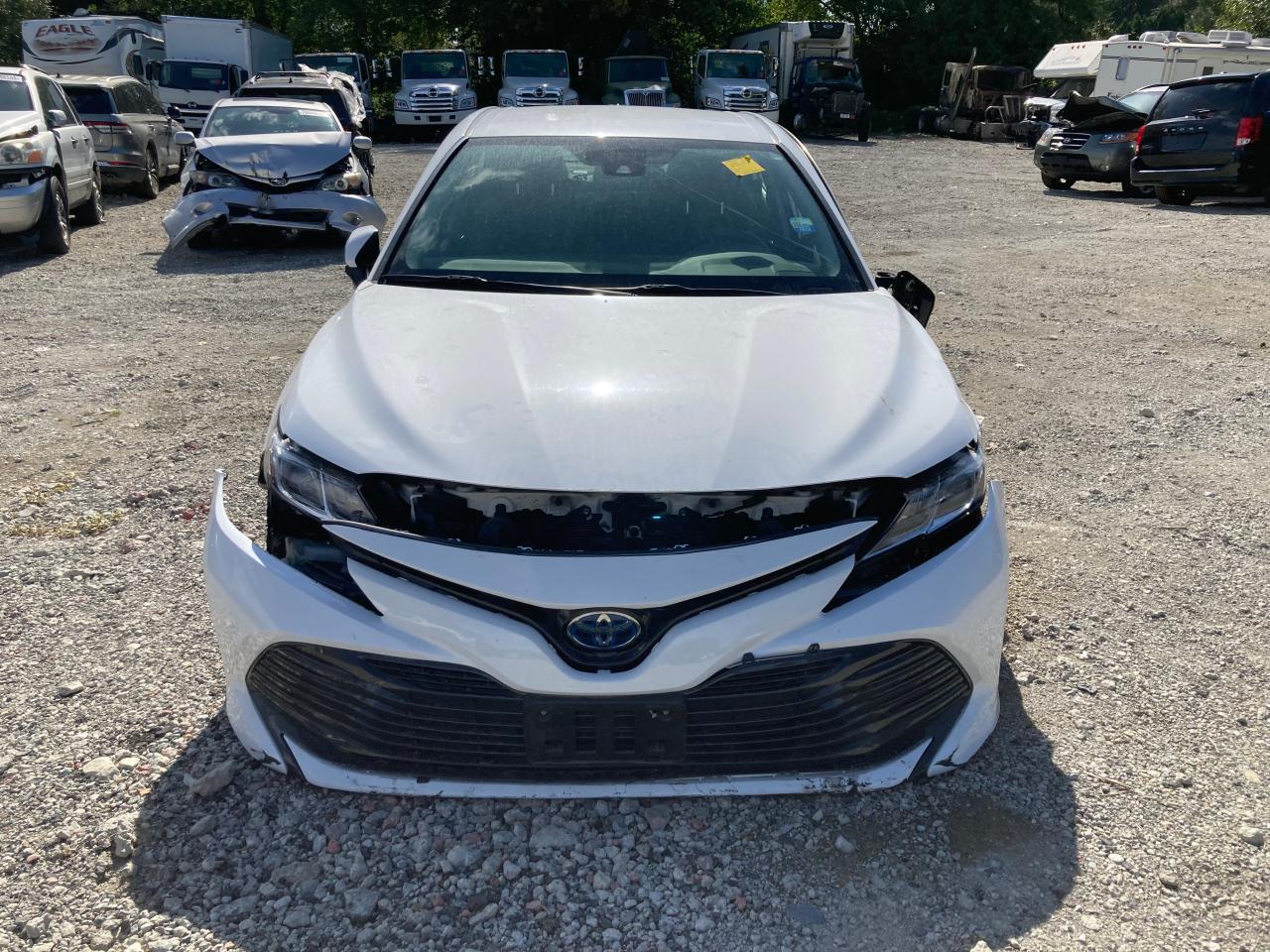 2020 Toyota Camry Le - Image 5