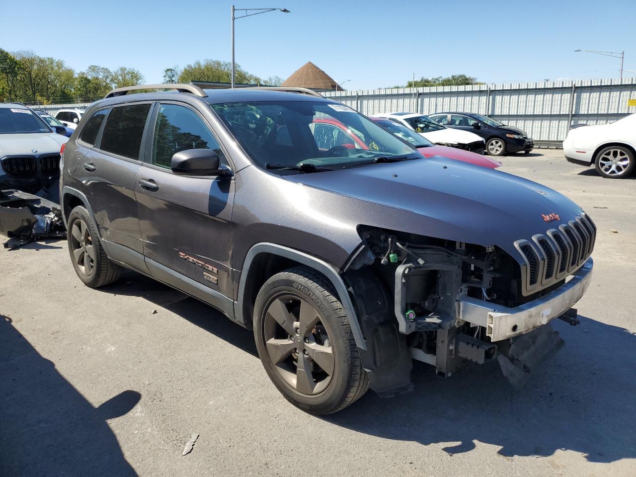 2016 Jeep Cherokee Latitude - Image 4