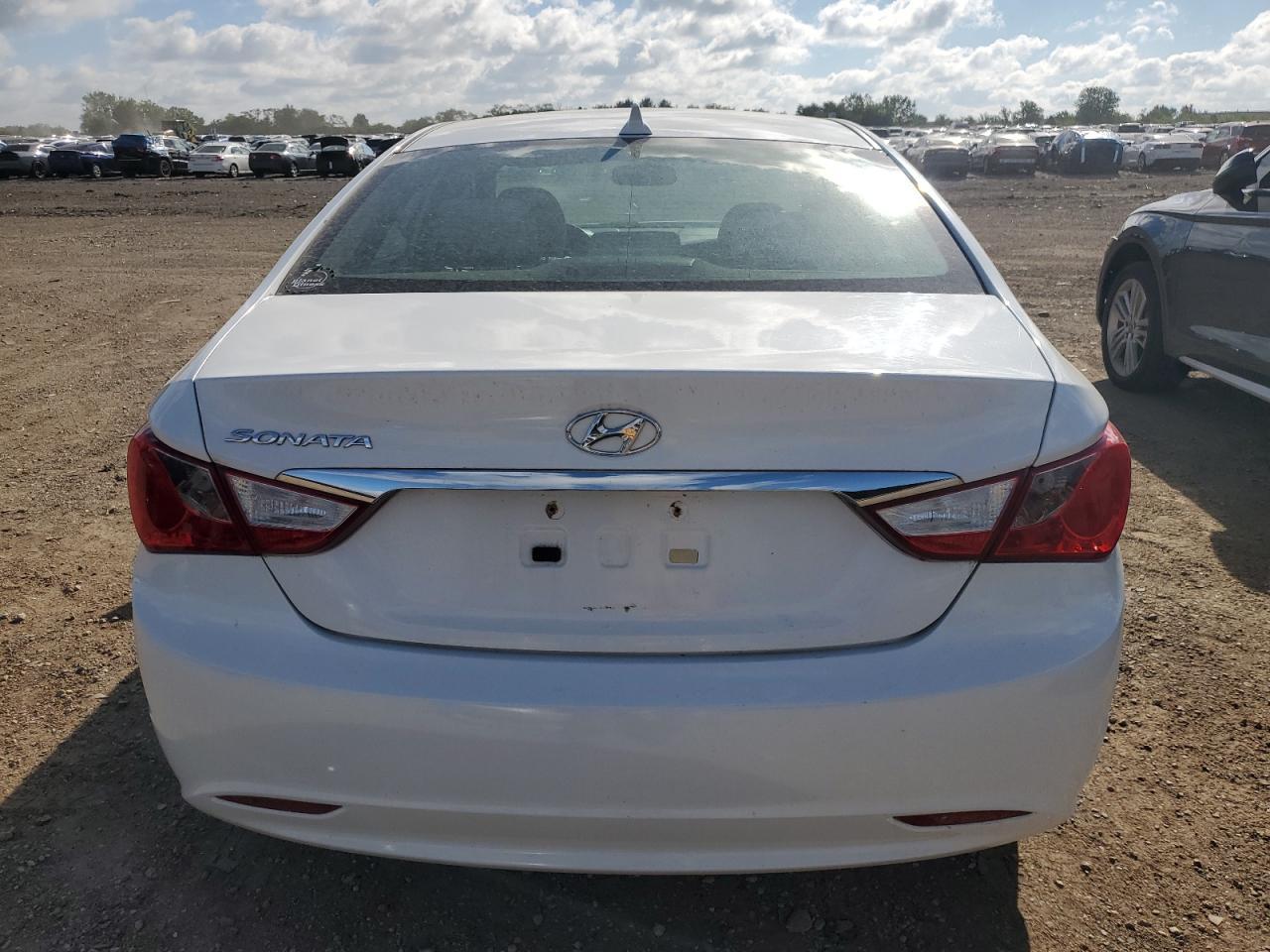 2011 Hyundai Sonata Gls - Image 6