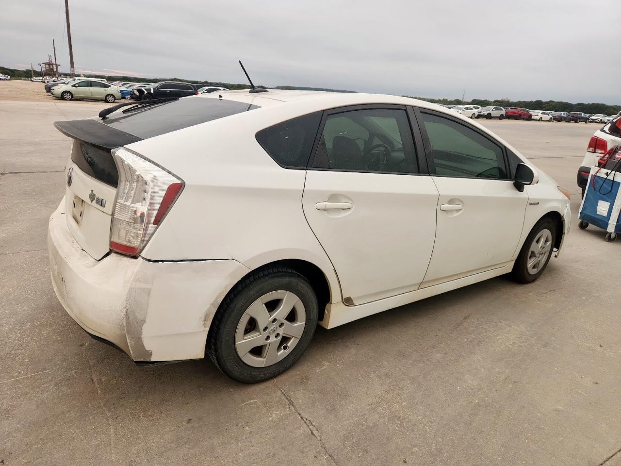 2011 Toyota Prius Two - Фото 3