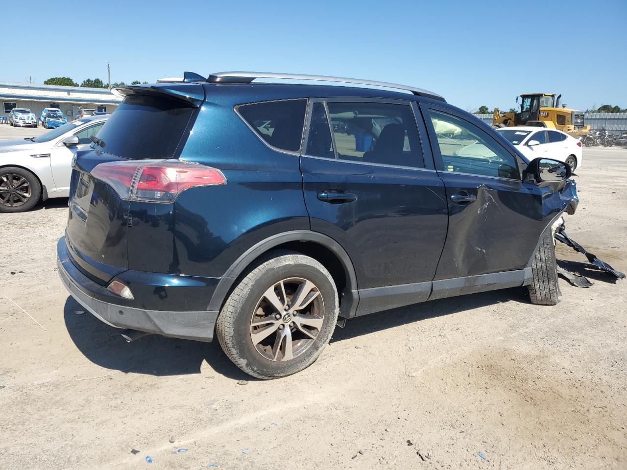 2018 Toyota Rav4 Adventure - Фото 3