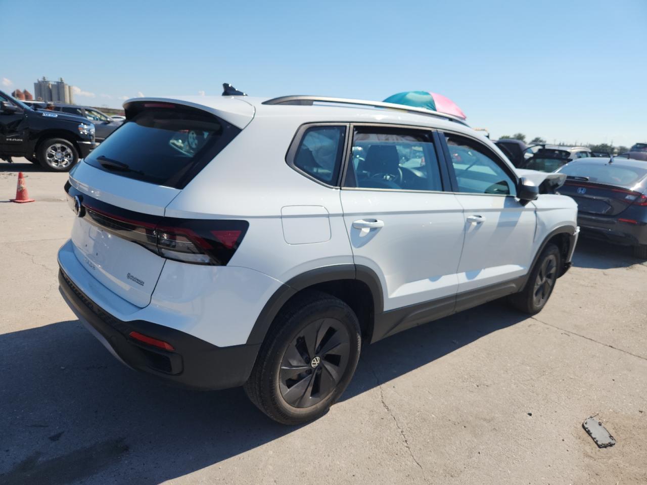 2025 Volkswagen Taos S - Фото 3