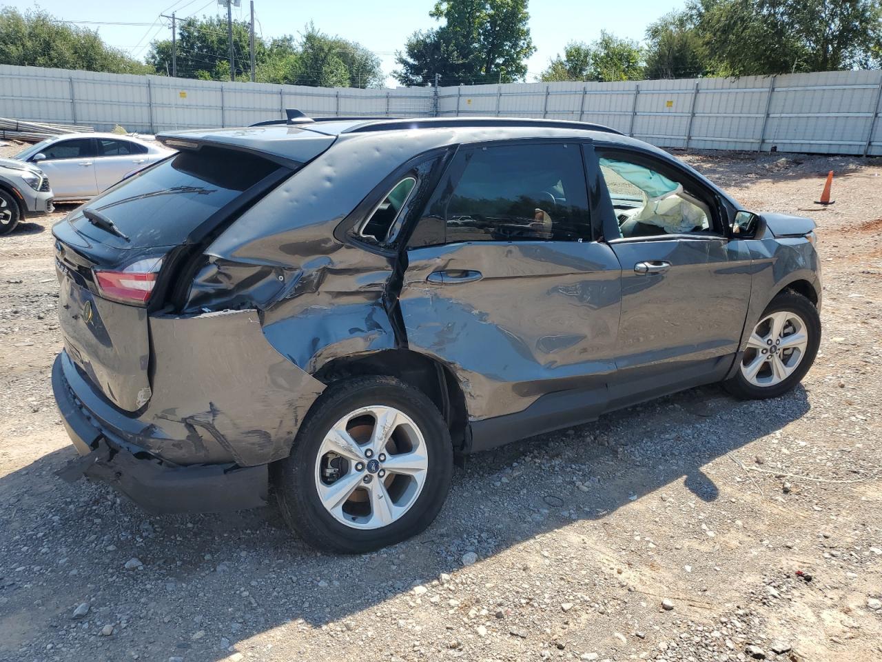 2021 Ford Edge Se - Image 3