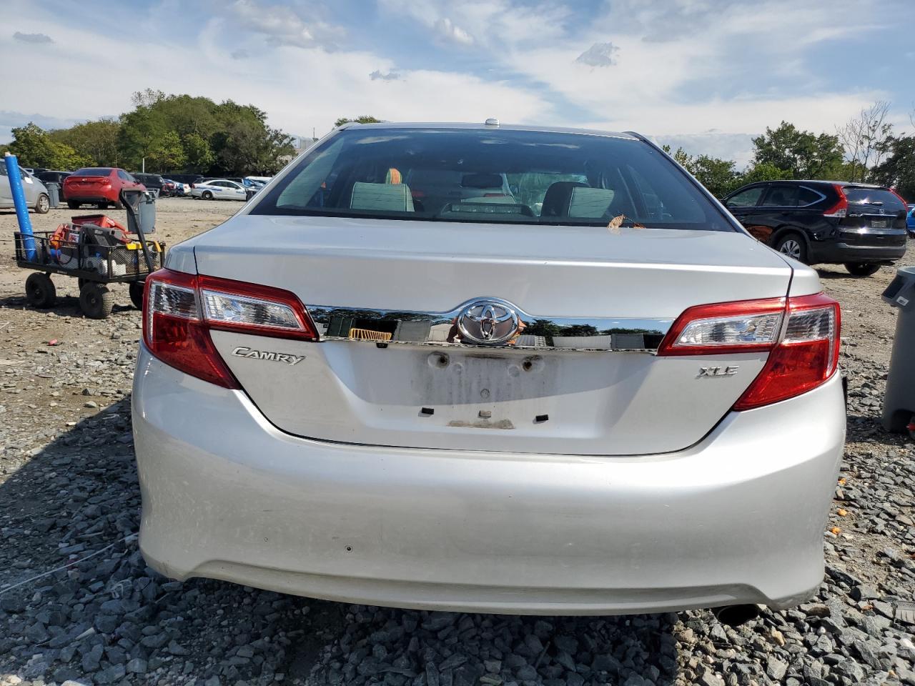 2013 Toyota Camry L - Фото 6