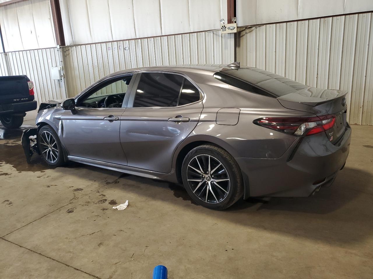 2021 Toyota Camry Hybrid Se - Image 2