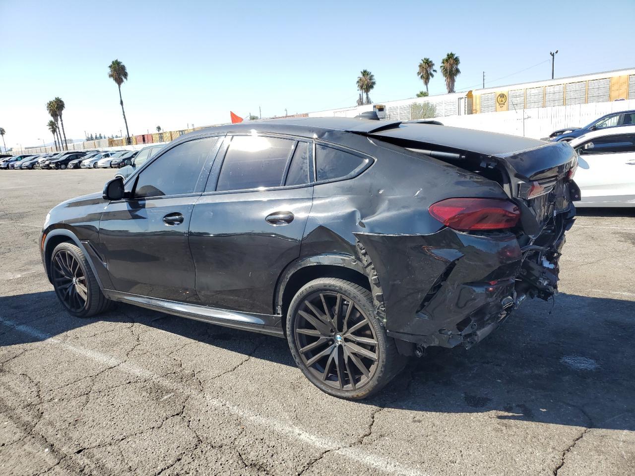 2022 BMW X6 xDrive40I - Фото 2