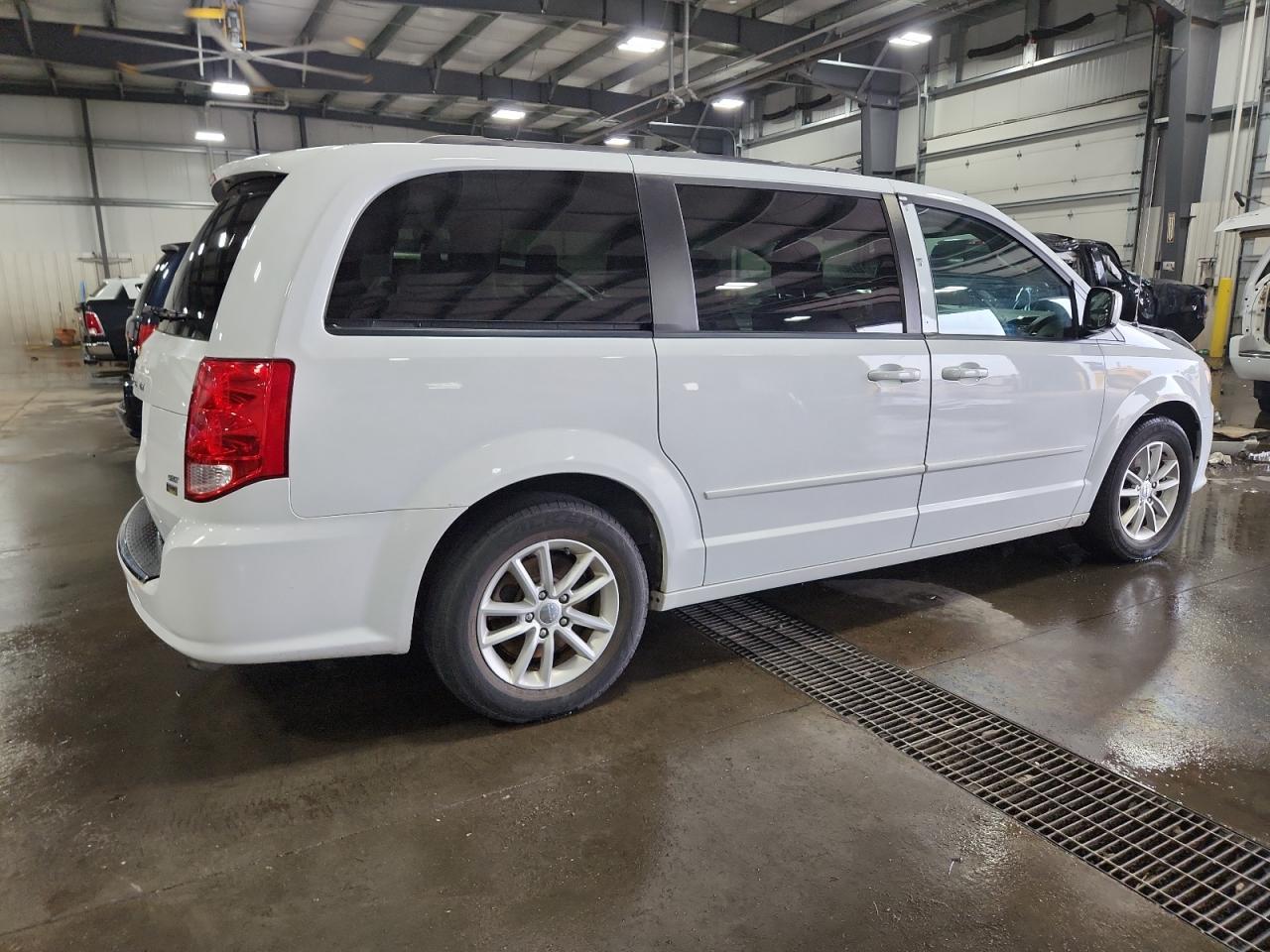 2014 Dodge Grand Caravan Sxt - Image 3