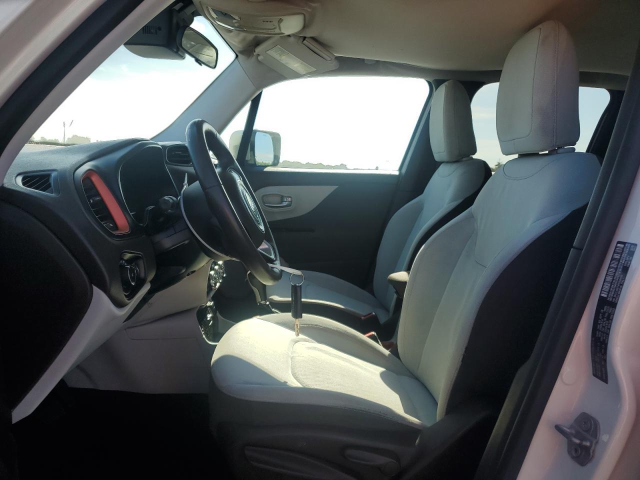 2015 Jeep Renegade Latitude - Image 7