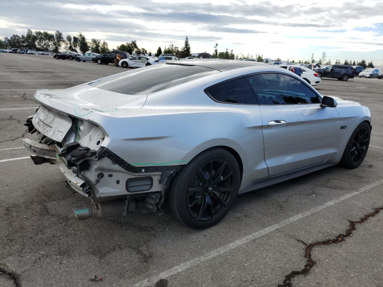 2017 Ford Mustang Gt - Фото 3