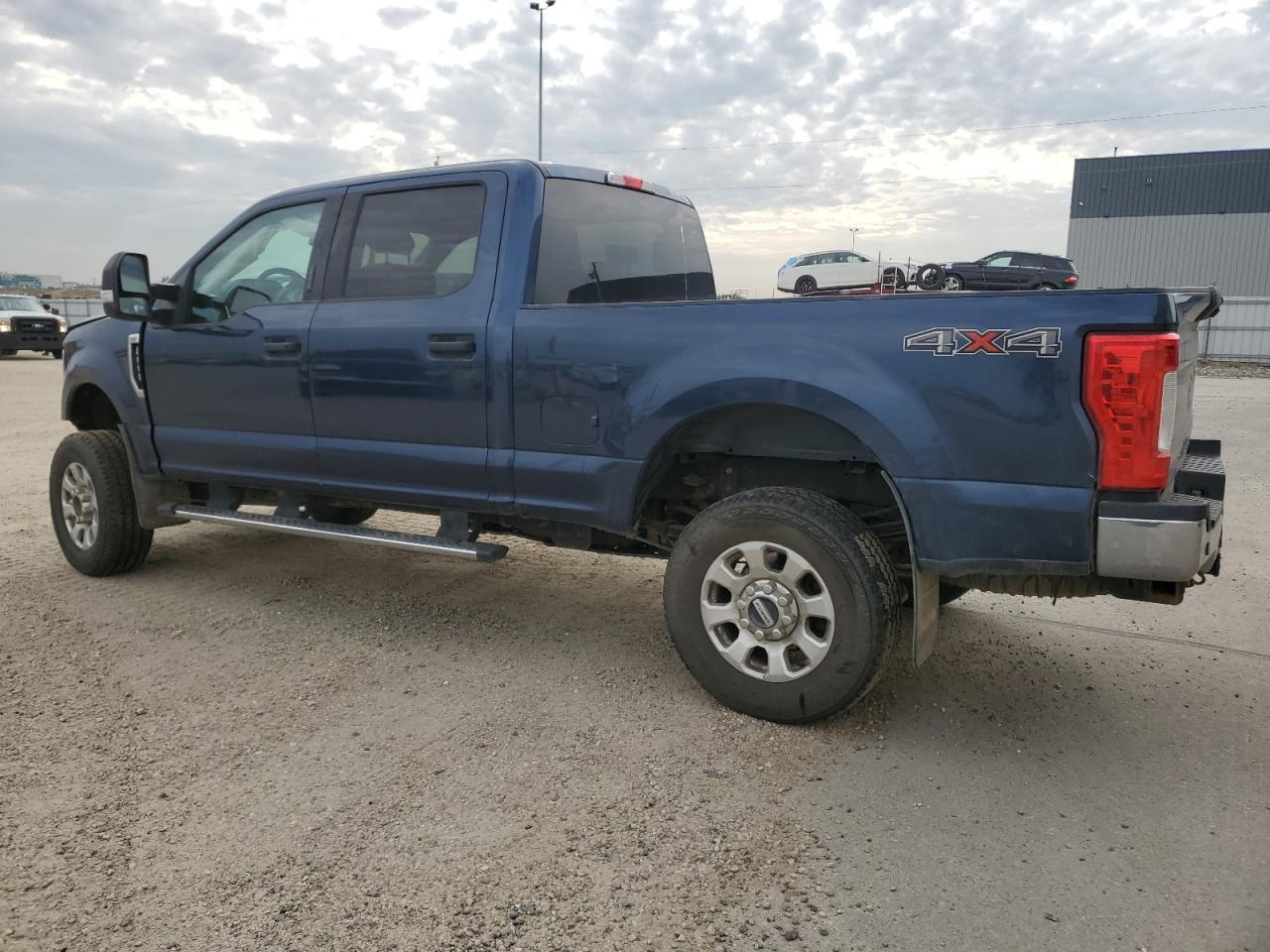 2017 Ford F350 Super Duty - Фото 2