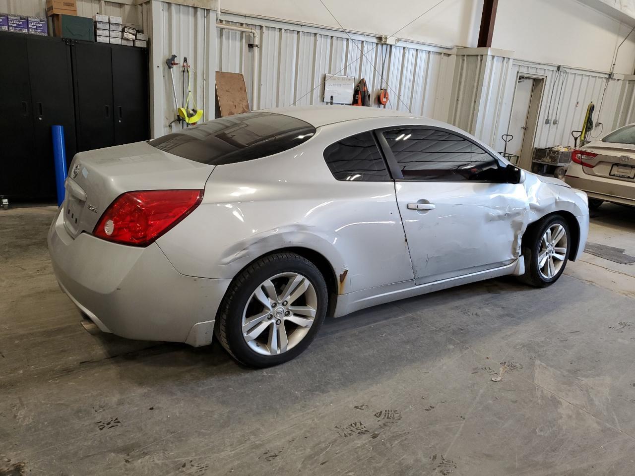 2011 Nissan Altima S - Image 3