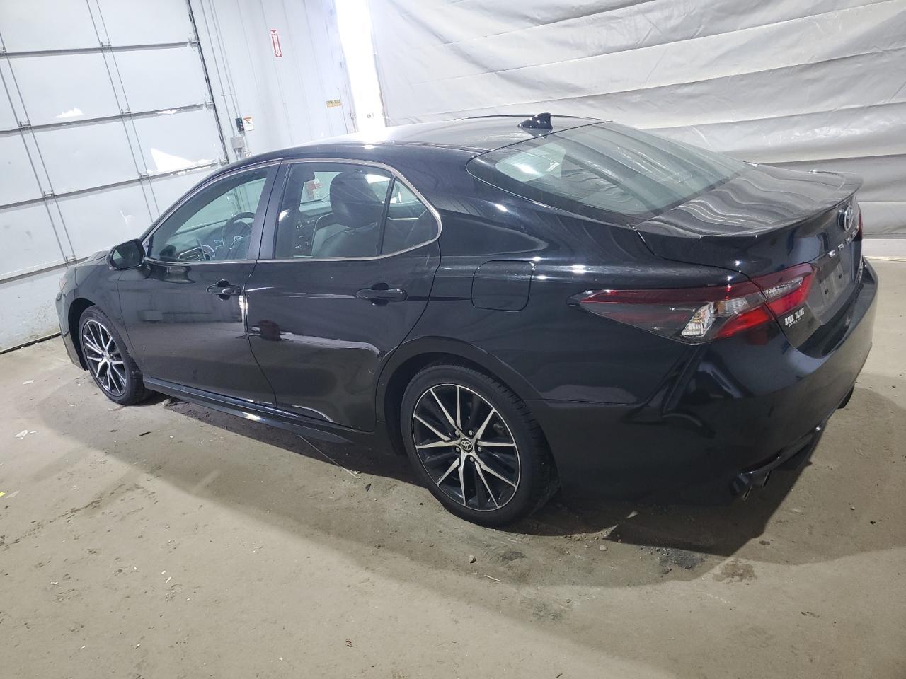 2024 Toyota Camry Hybrid Se - Фото 2