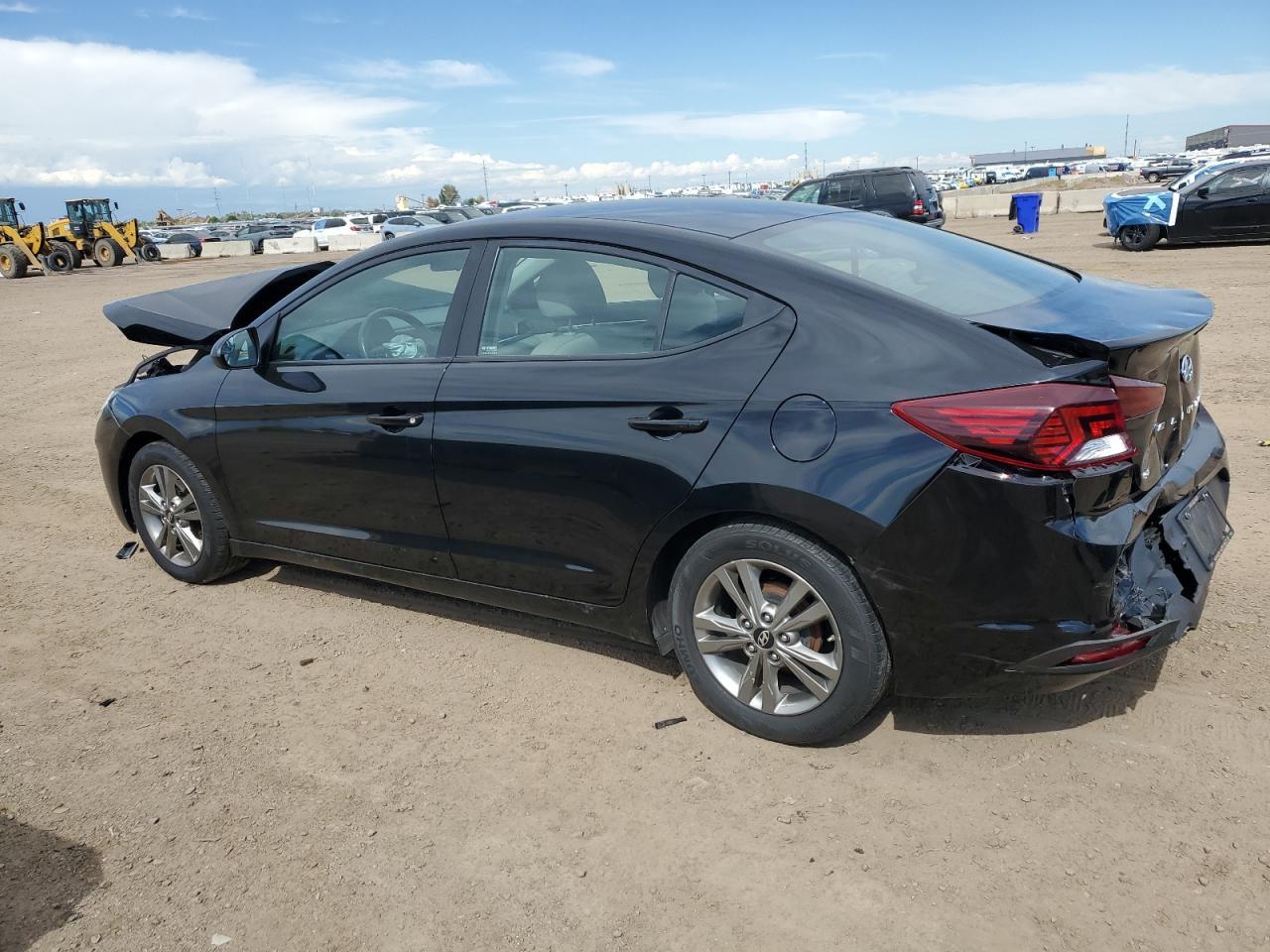 2020 Hyundai Elantra Se - Фото 2