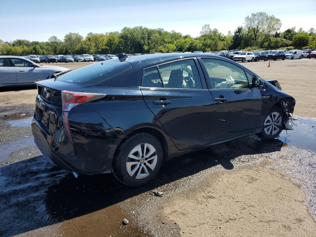 2016 Toyota Prius - Image 3