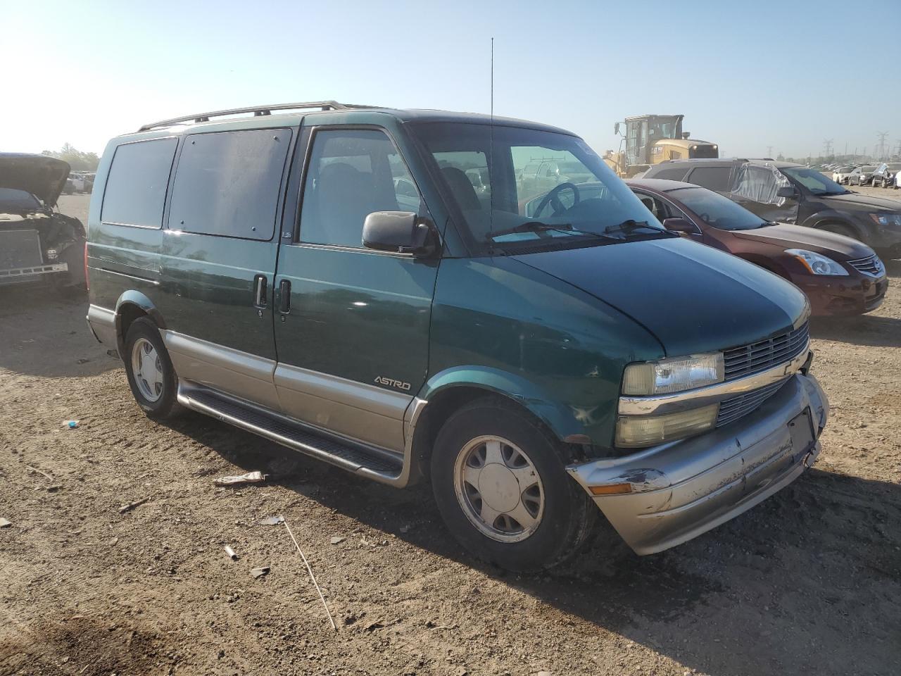 2001 Chevrolet Astro - Image 4