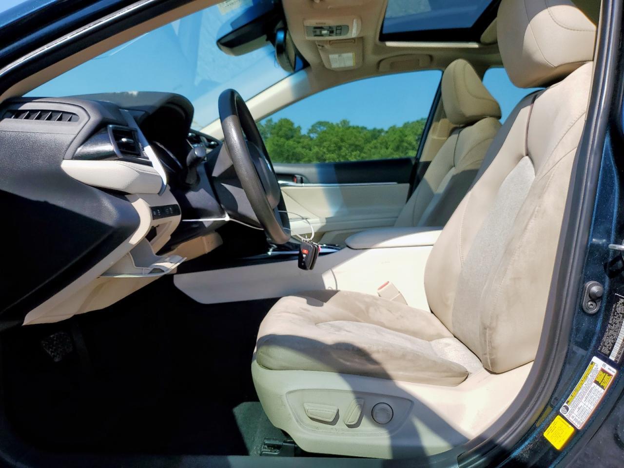 2019 Toyota Camry Le - Image 7