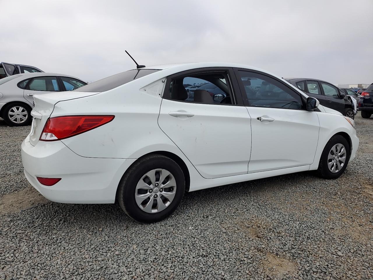 2015 Hyundai Accent Gls - Image 3