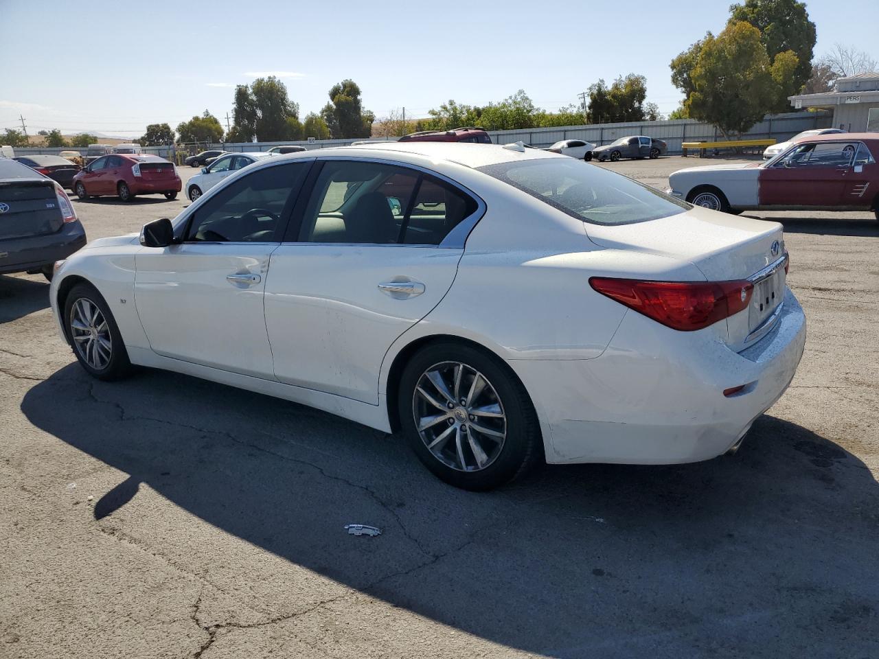 2015 Infiniti Q50 Base - Image 2