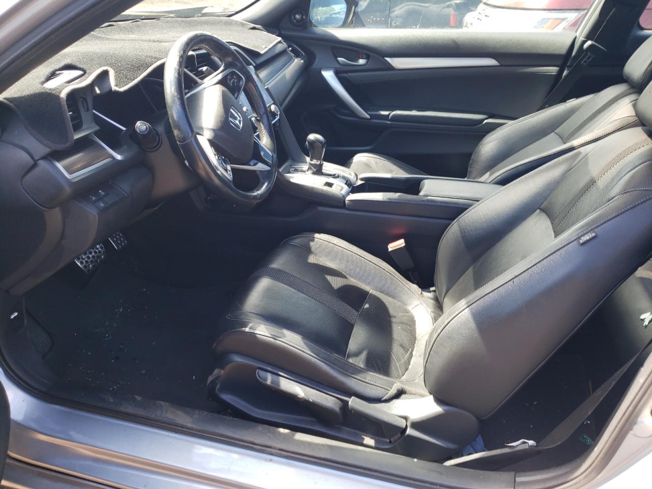 2019 Honda Civic Touring - Image 7