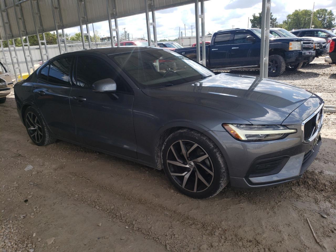 2019 Volvo S60 T5 Momentum - Фото 4