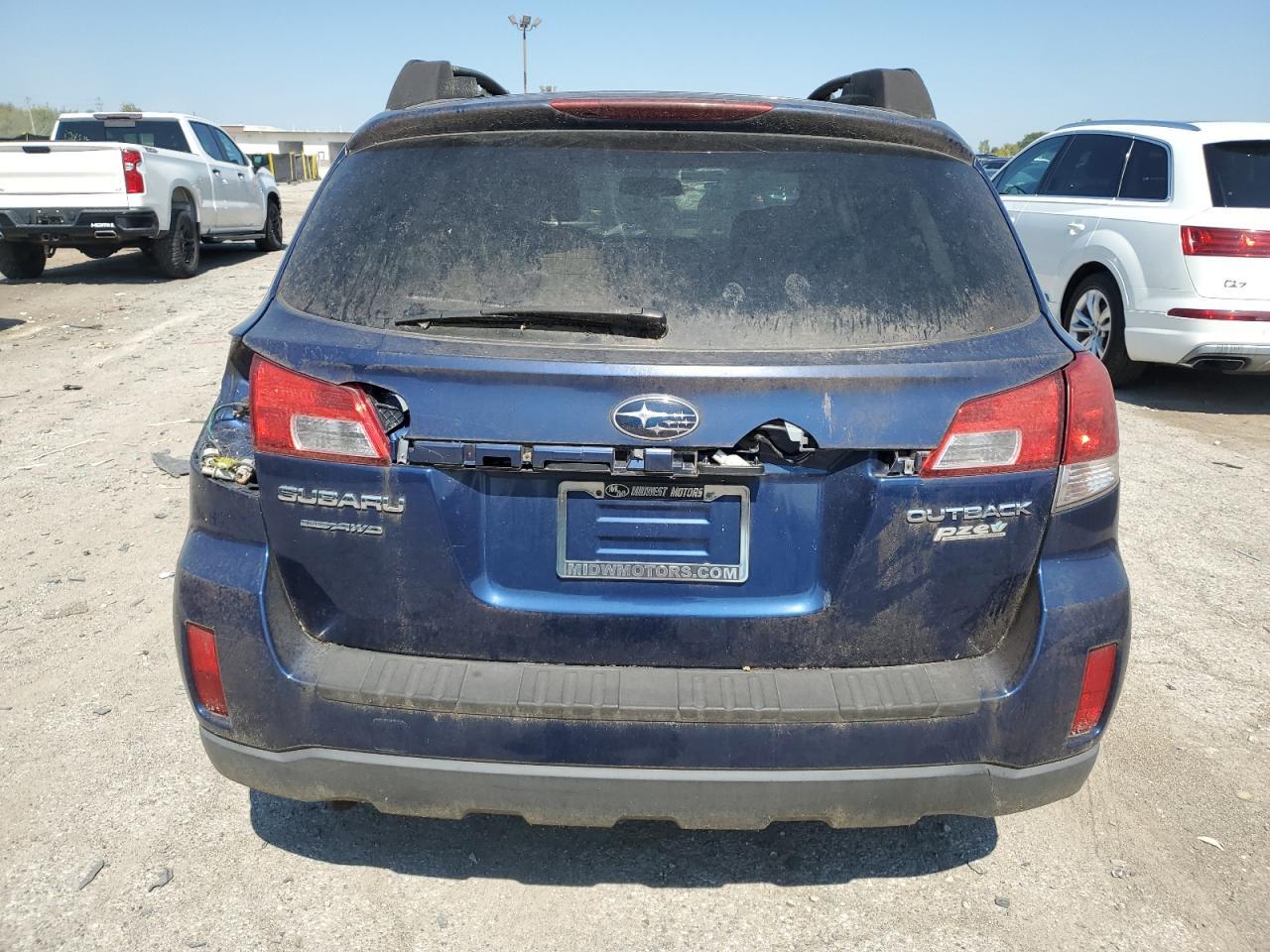 2011 Subaru Outback - Image 6