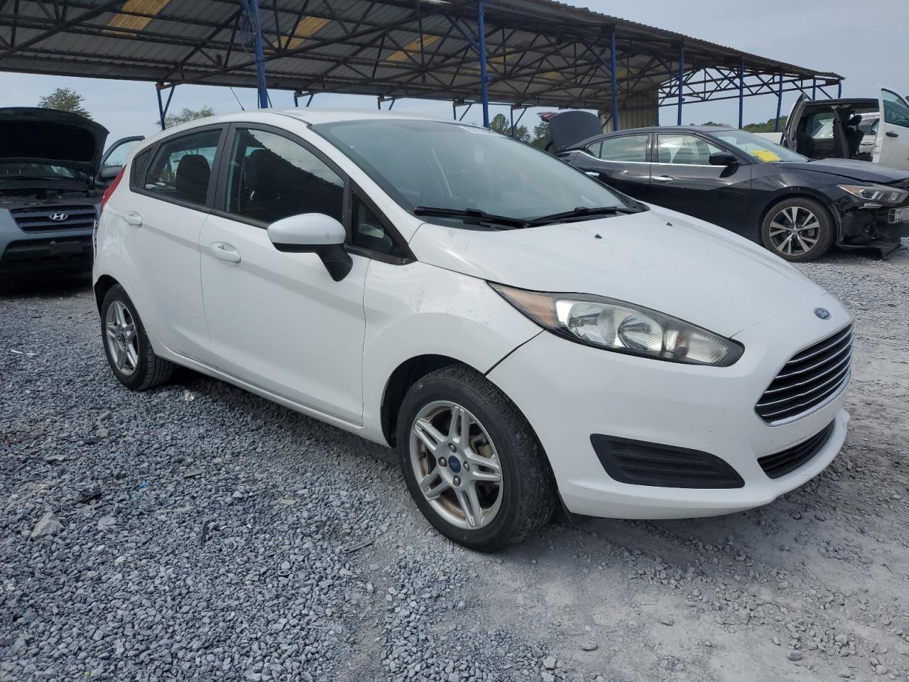 2017 Ford Fiesta Se - Image 4