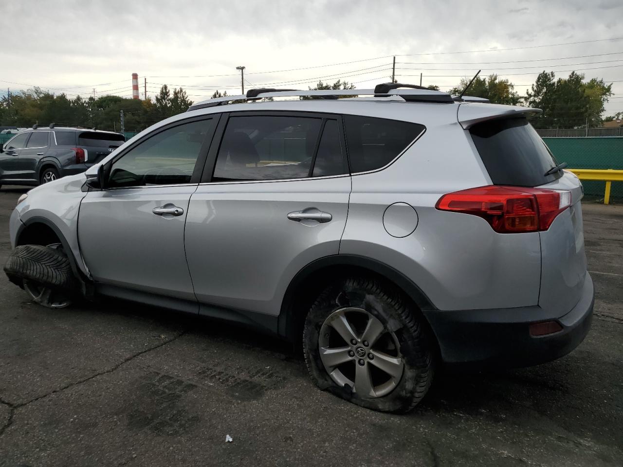 2015 Toyota Rav4 Xle - Image 2