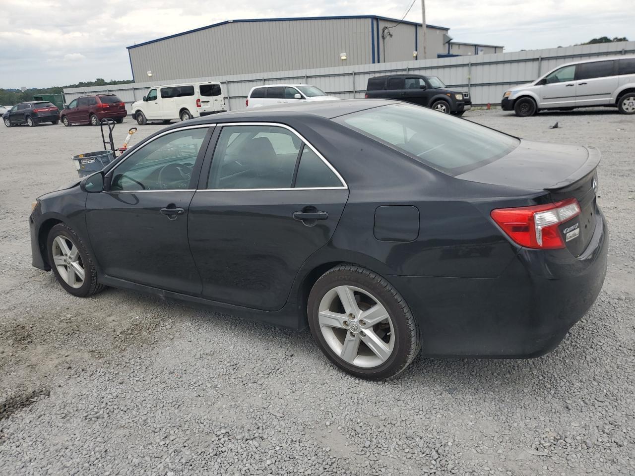 2014 Toyota Camry L - Image 2