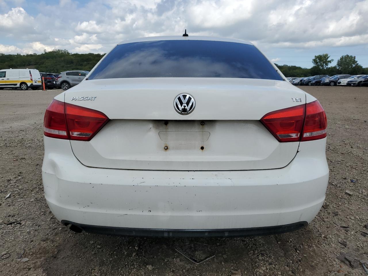 2014 Volkswagen Passat S - Фото 6