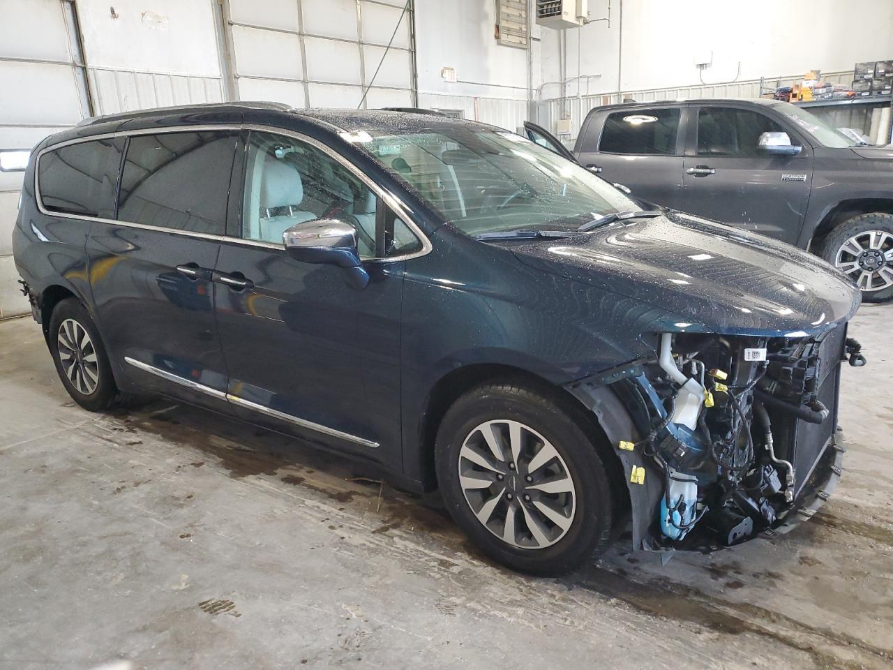 2021 Chrysler Pacifica Hybrid Limited - Фото 4