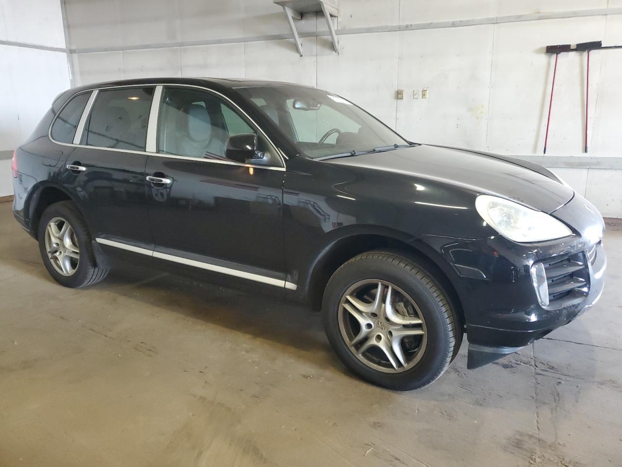 2010 Porsche Cayenne S - Image 4