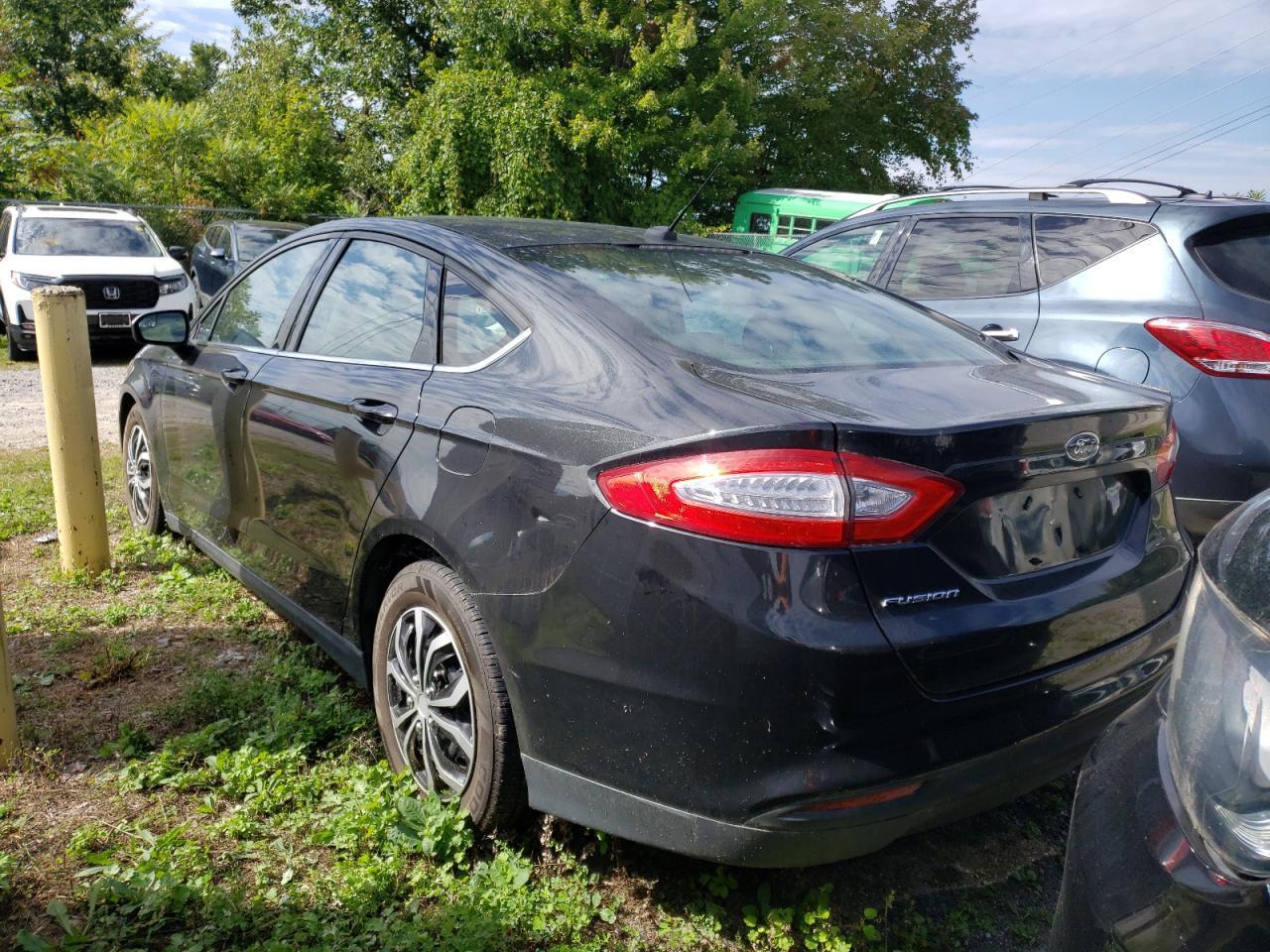 2013 Ford Fusion S - Фото 3