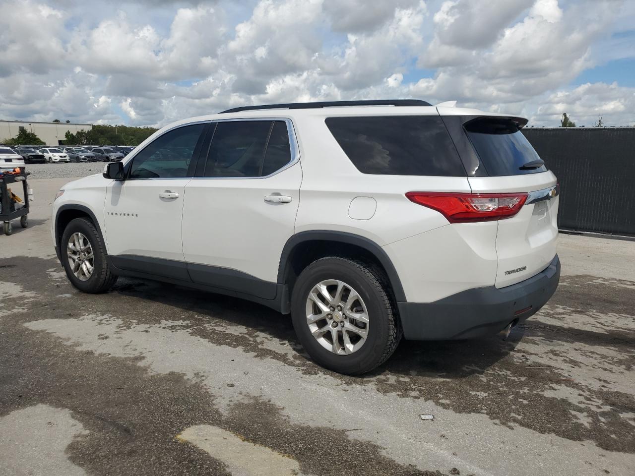 2019 Chevrolet Traverse Lt - Фото 2