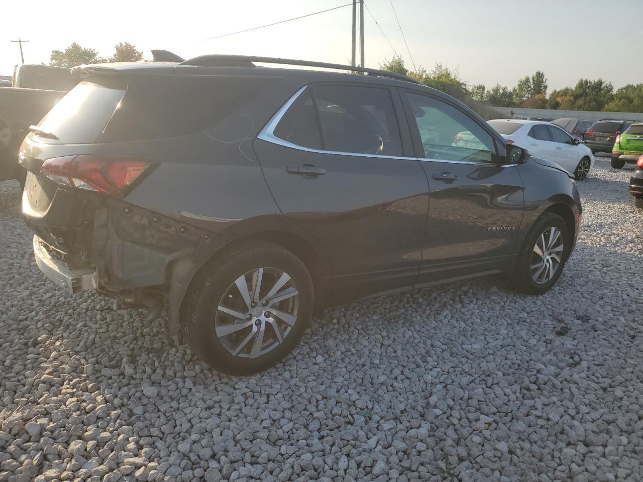 2022 Chevrolet Equinox Lt - Image 3