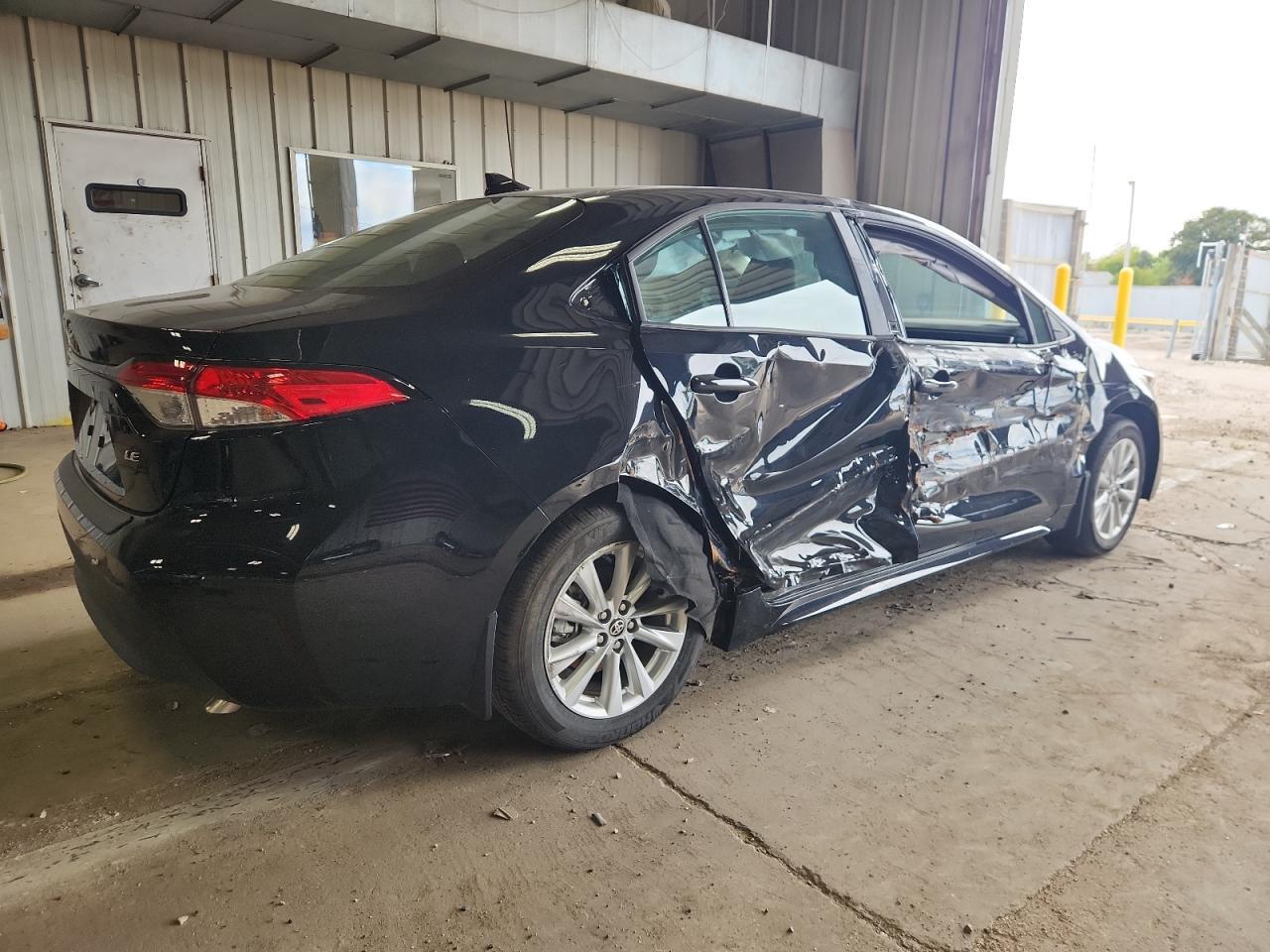 2024 Toyota Corolla Le - Image 3