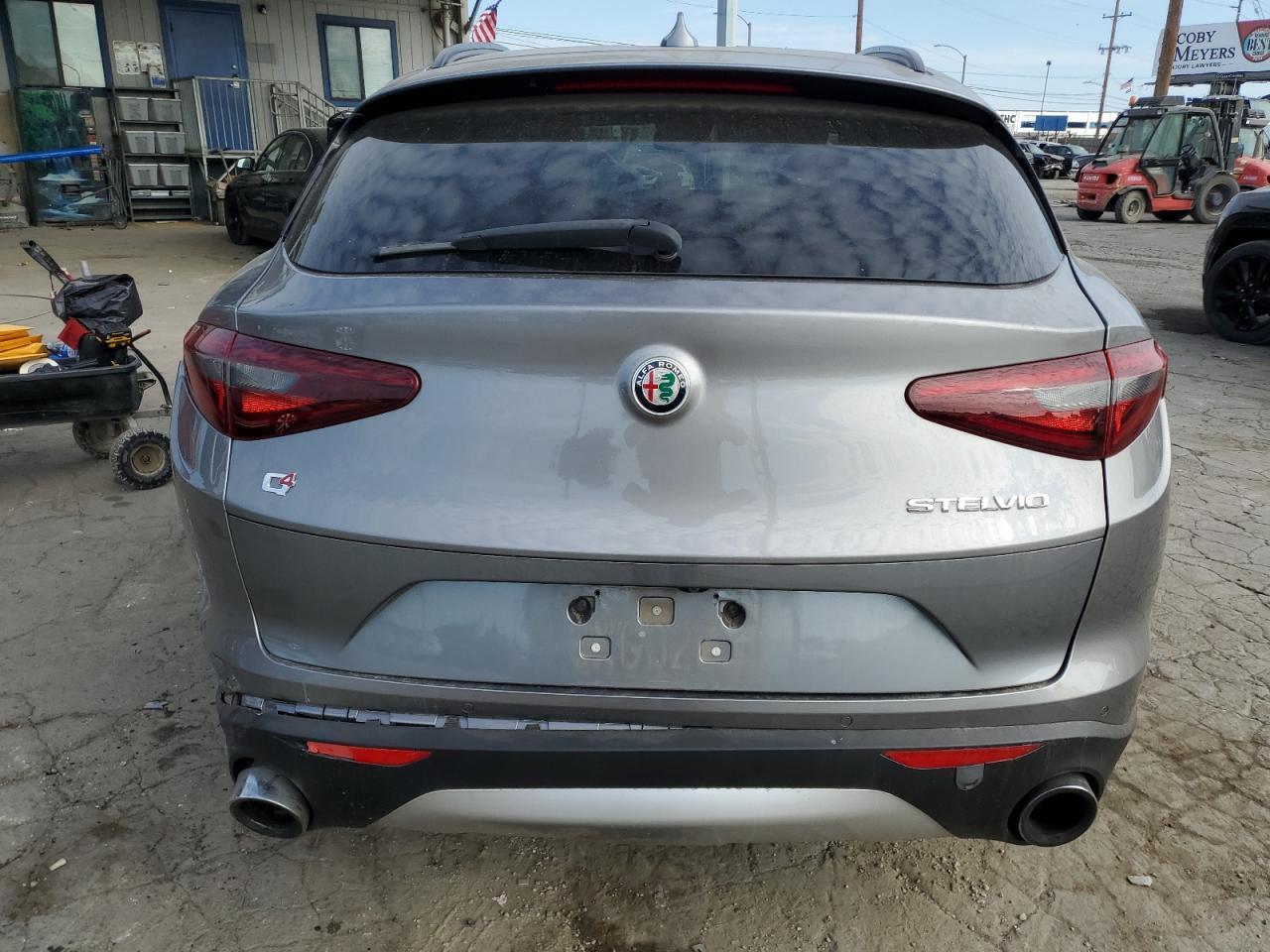 2018 Alfa Romeo Stelvio Ti Sport - Image 6