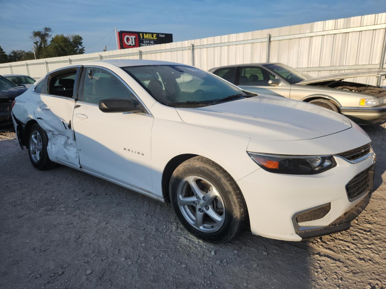 2017 Chevrolet Malibu Ls - Image 4