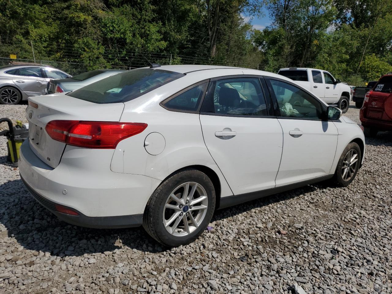 2016 Ford Focus Se - Фото 3