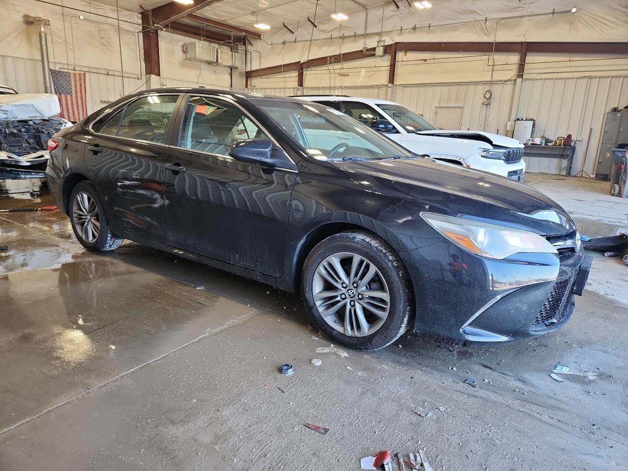 2016 Toyota Camry Le - Image 4