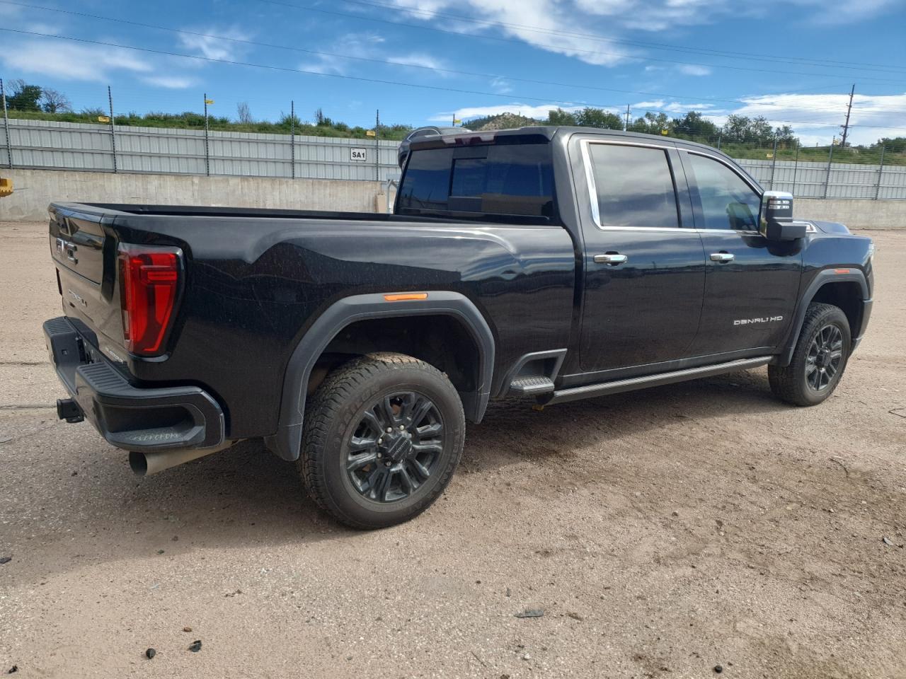 2021 GMC Sierra K2500 Denali - Image 3