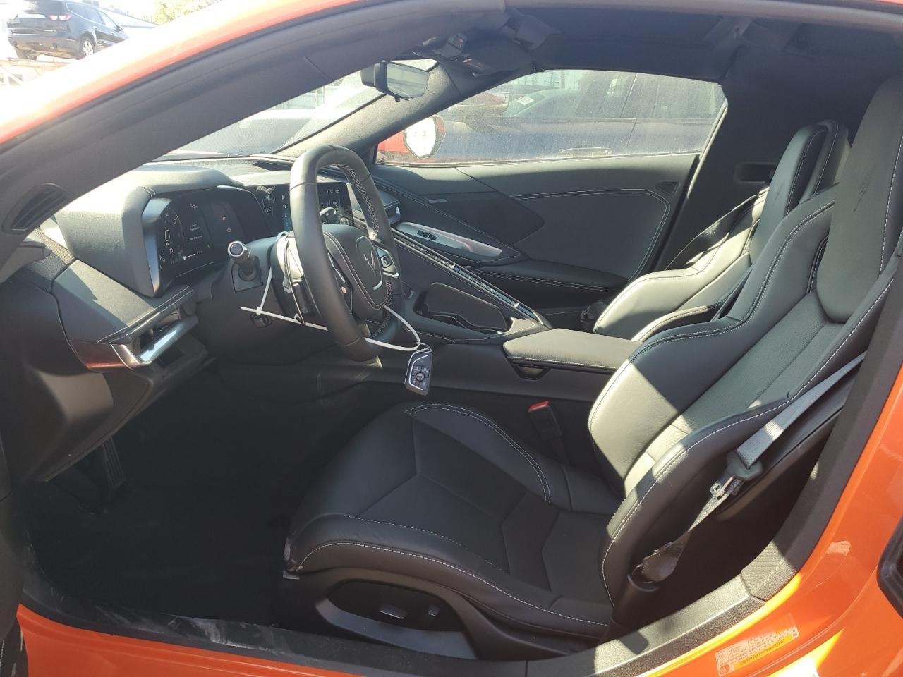 2025 Chev Corvette Stingray 1Lt - Фото 7