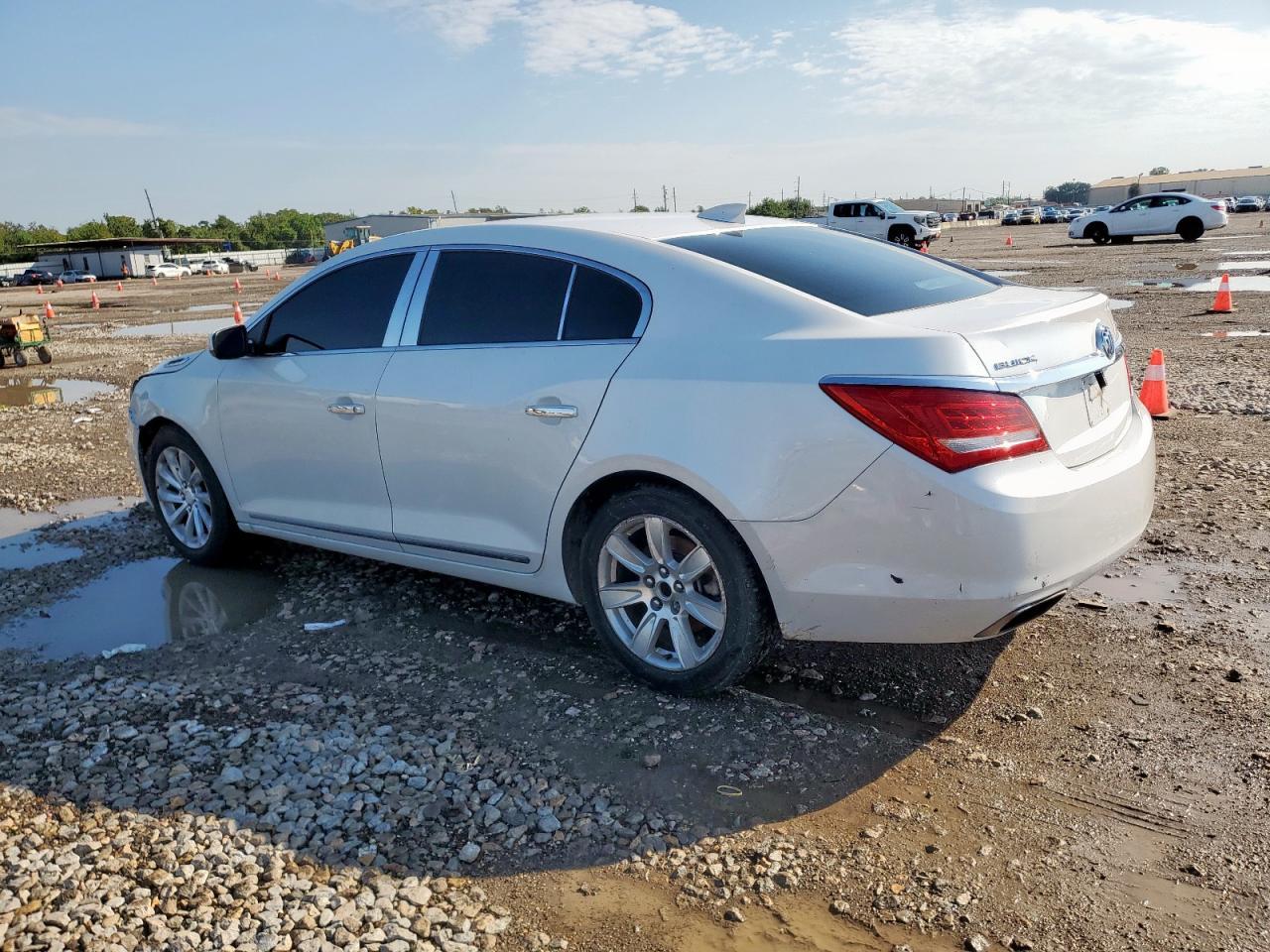 2015 Buick Lacrosse - Фото 2