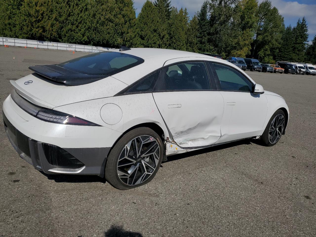 2023 Hyundai Ioniq 6 Sel - Image 3