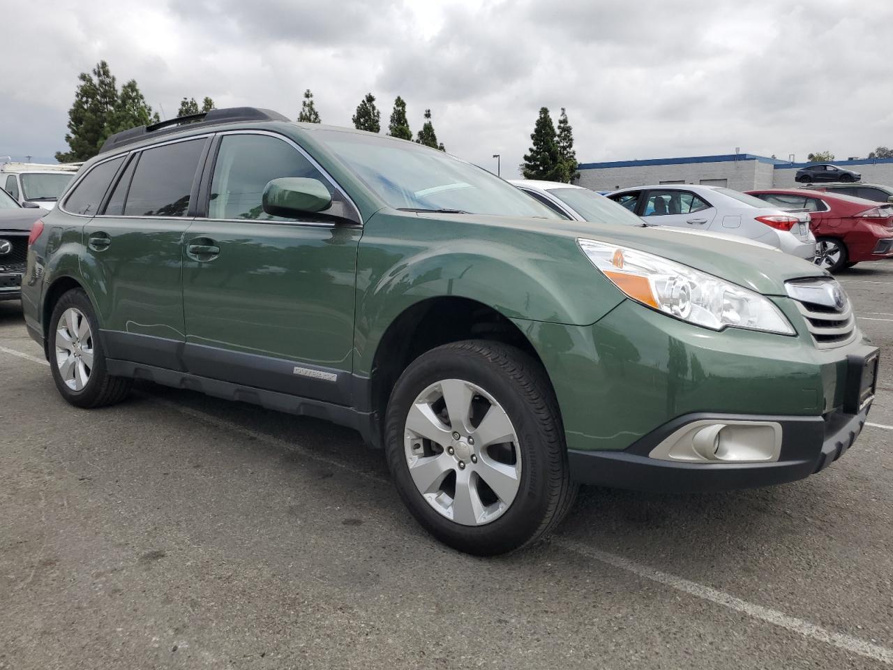 2010 Subaru Outback 2.5I Premium - Image 4